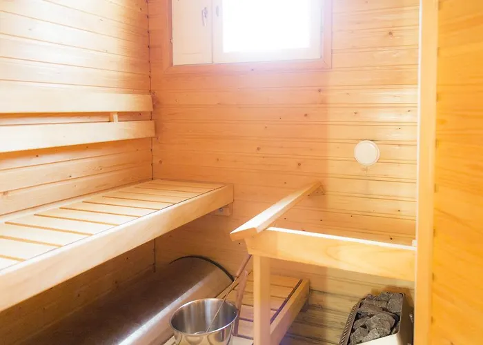 アパート ラウトゥランピ サーリセルカ