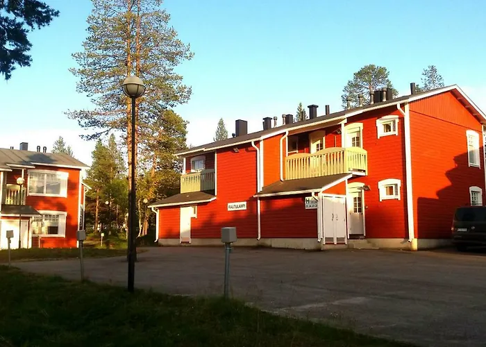 アパート ラウトゥランピ